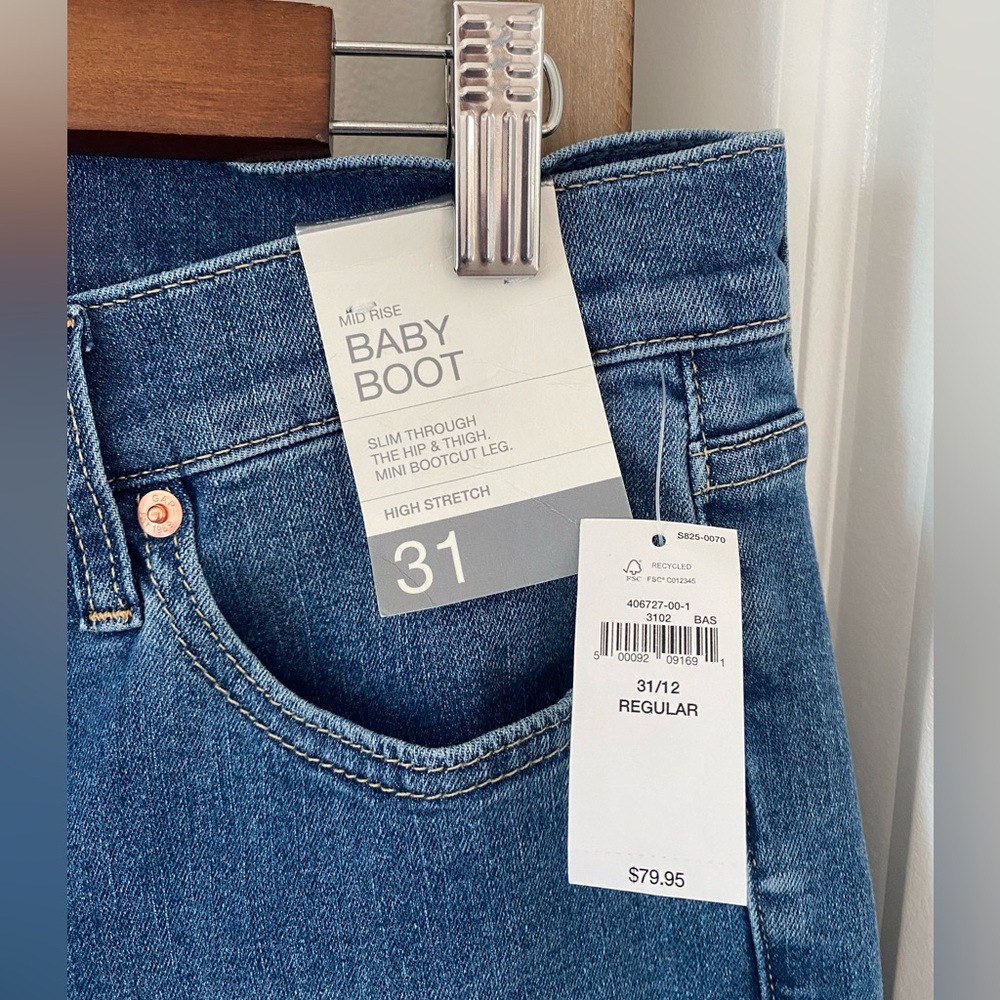 NWT - GAP - Mid Rise Baby Boot Jeans - Size 31/12 - Picture 8 of 11